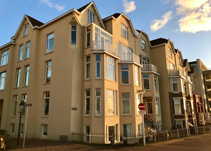 Sea View Scheveningen * Lahey